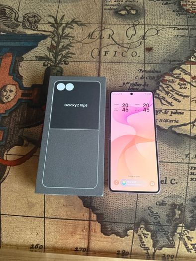 Sansung galaxy Z Flip 8