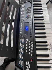 Piano + chair set