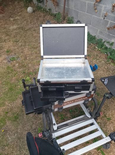 Daiwa Team seat box with accessories