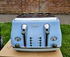 Delonghi Toaster