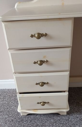 dressing table