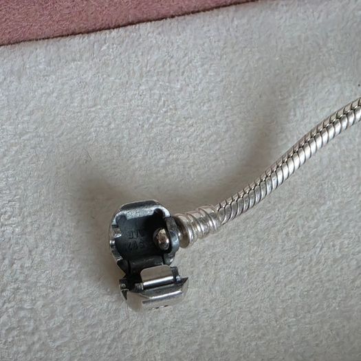 Pandora bracelet barrel clasp size 23cm very good condition fully hallmarked