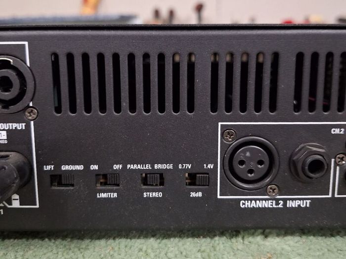 Gatt 60x 2x300 watt power amp