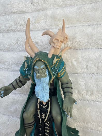 Warcraft Guldan Action Figure Damaged One horn is Broken Used approx. 9 cm (without horns) Used Please see photos