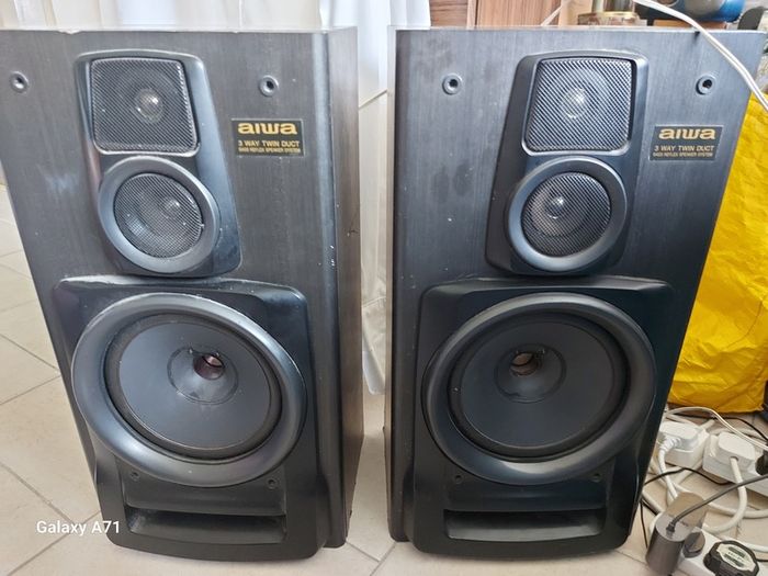 AIWA Stereo Integrated Amplifier Model No. MX-Z9400MK, with 2 large AIWA Speakers, Model No, 8X-Z9400, Impedance 6ohms, in excellent condition