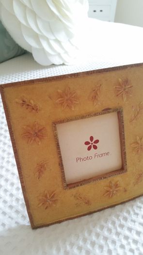 Small Flower Pattern Photo Frame