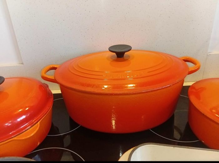 Kitchen pots