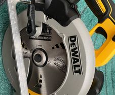 Dewalt Tools , Circular Saw, Grinder , Screwgun . 2 battery 5ah power stack