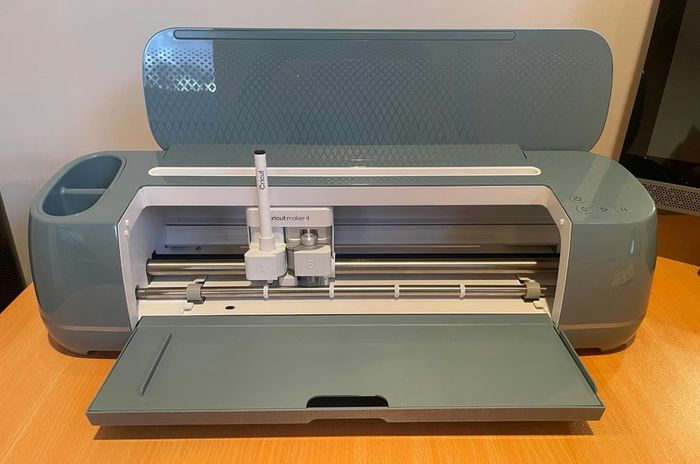 cricut maker 4 practically new