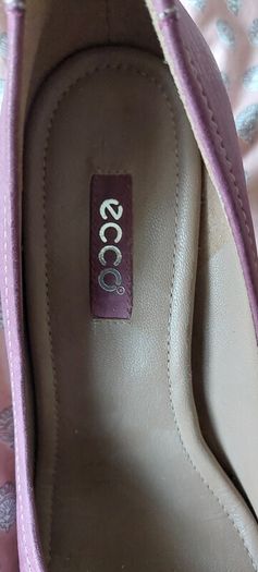 Ladies shoes
