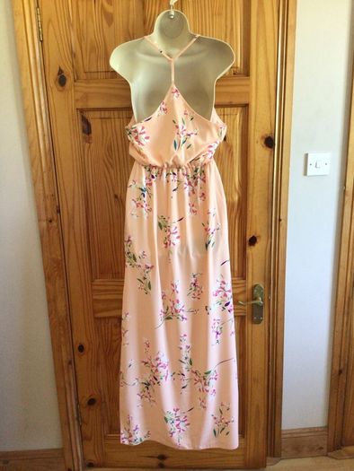 Ladies Peach Floral maxi dress W/ side slits size M 12 includes postage