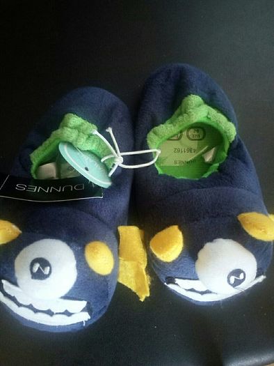 Bnwt 6-7inf Slippers
