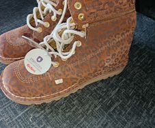 New ladies boots