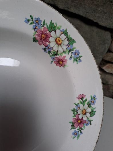 Arklow pottery soup bowl