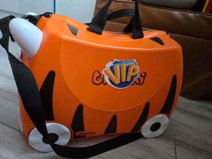 Kids travel Trunki