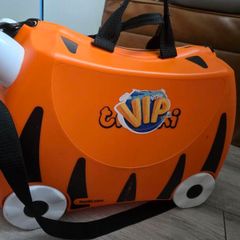 Kids travel Trunki