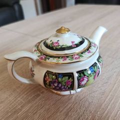 Sadler Heirloom Collection Bacchus 4737 Teapot