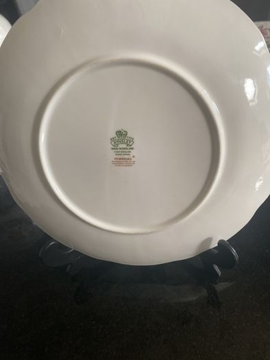 Pair. of aynsley Pembroke  8 inch plates