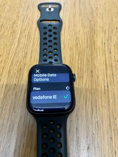 Apple Watch 8 GPS + Cellular