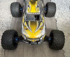 traxxas revo 3.3