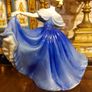 Royal Doulton figurine "Elaine" Image 3