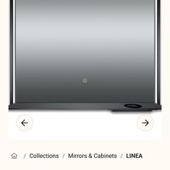 Electric bathroom mirror w Charging Pad