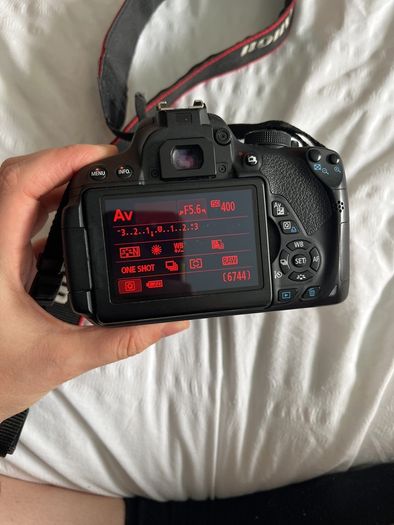 Canon 700D 18-55mm lens