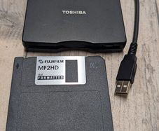 Toshiba PA3109U-1FDD Floppy Disk Drive USB 1.44Mb