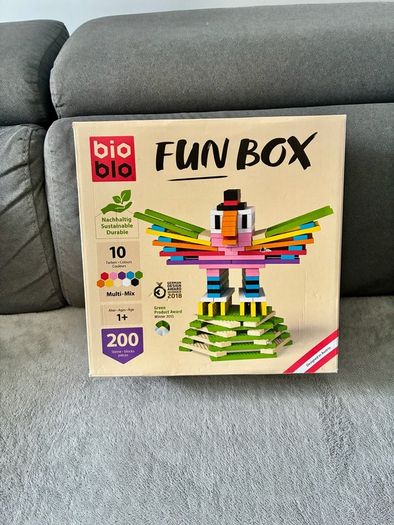 Wooden Fun Box Set- 200 multicoloured pieces