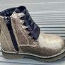 Kids size 5 boot Image 2