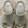 Yeezy Slide UK9 NEW Image 2