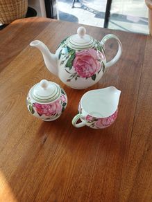 Newbridge rose collection.  No chips or cracks.