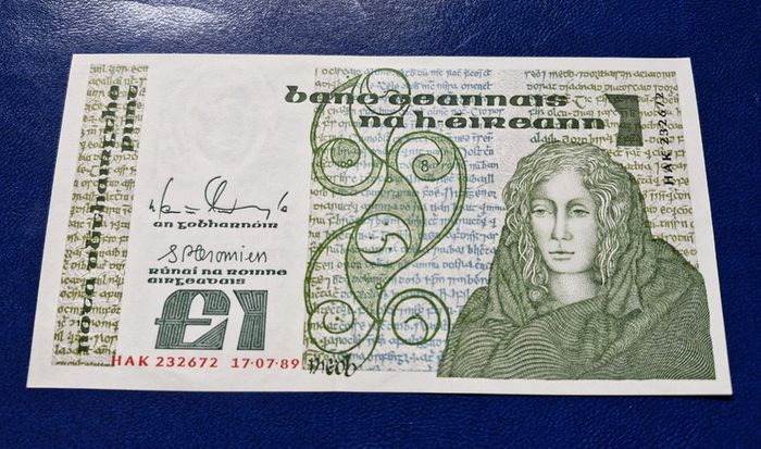 Set of 5 In Sequence Ireland 1 Pound 1989  (HAK) Banknote's