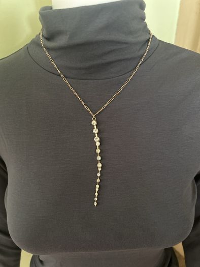 Gold tone sparkling necklace