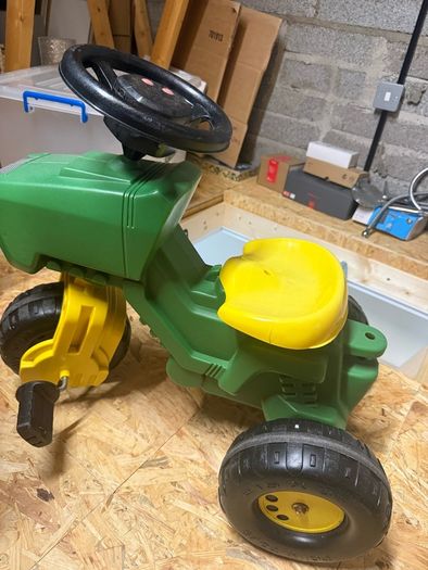 John Deere ride on tractor