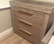 Mamas and Papas Cotbed and dresser