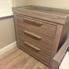 Mamas and Papas Cotbed and dresser
