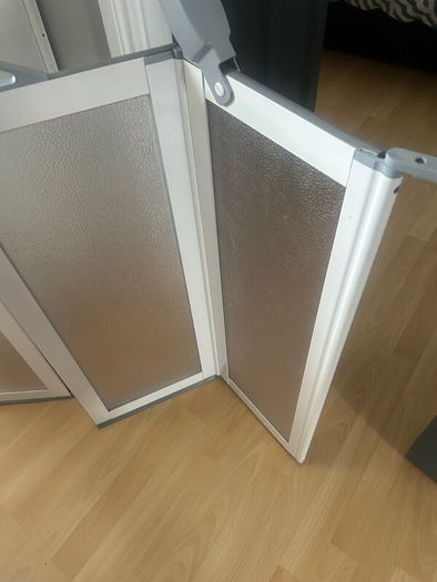 Folding shower screen, and safety grab bar