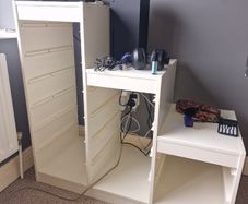 Shelving unit with storage boxes