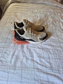Nike 270