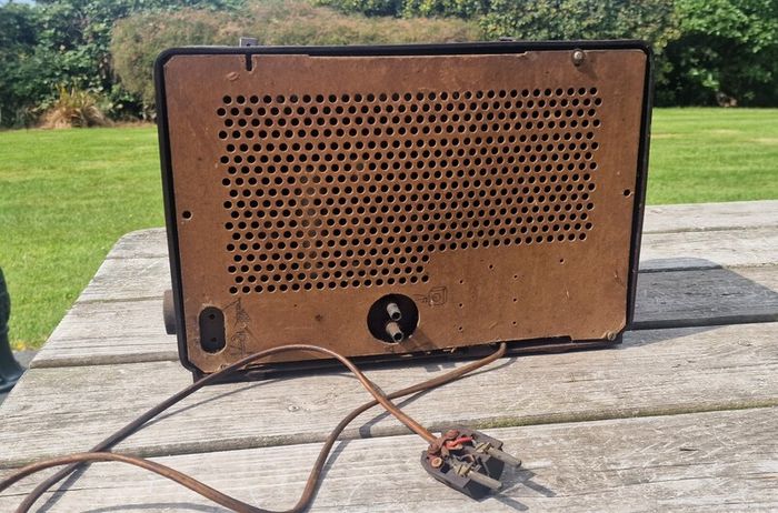 Vintage Philips Valve Radio  For Restoration