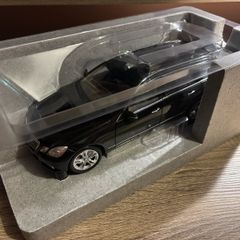 1/18 Mercedes Benz
