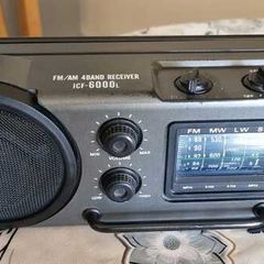 From 1976 Sony Radio ICF-6000L, Working good, tested.