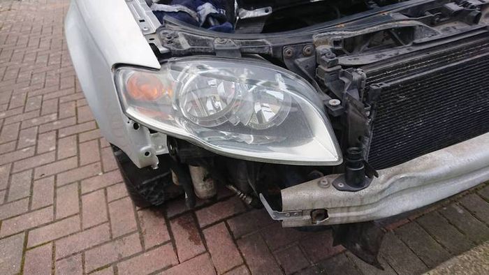 Audi a4 b7 driver side headlamp,headlights.breaking sline isofix lower trims seats boost pipe suspension parts clutch kits flayweel parcel shelf