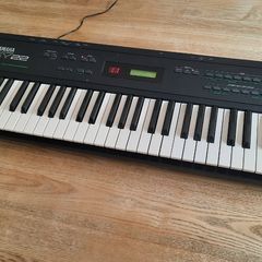 Yamaha SY22 Dynamic Vector Synthesizer