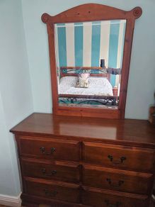 Solid wood chest of drawers