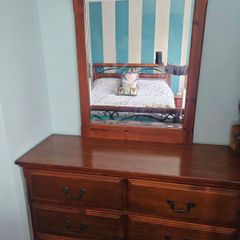 Solid wood chest of drawers
