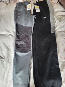 Two mens tracksuit bottoms. 25 euro each
