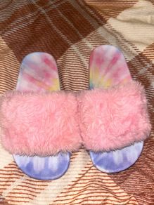 Girls fluffy slidders UK 2