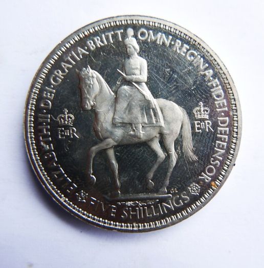 1953 Queen Elizabeth II Coronation Crown Royal Mint 5 Shilling Commemorative Coin